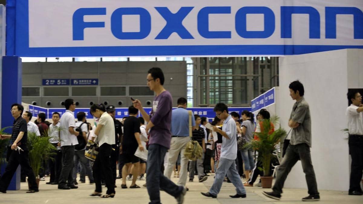 PRESIDENT TRUMP ANNOUNCED THAT FOXCONN WILL BE BRINGING THOUSANDS OF JOBS TO WISCONSIN, BUT WILL IT PAN OUT?
