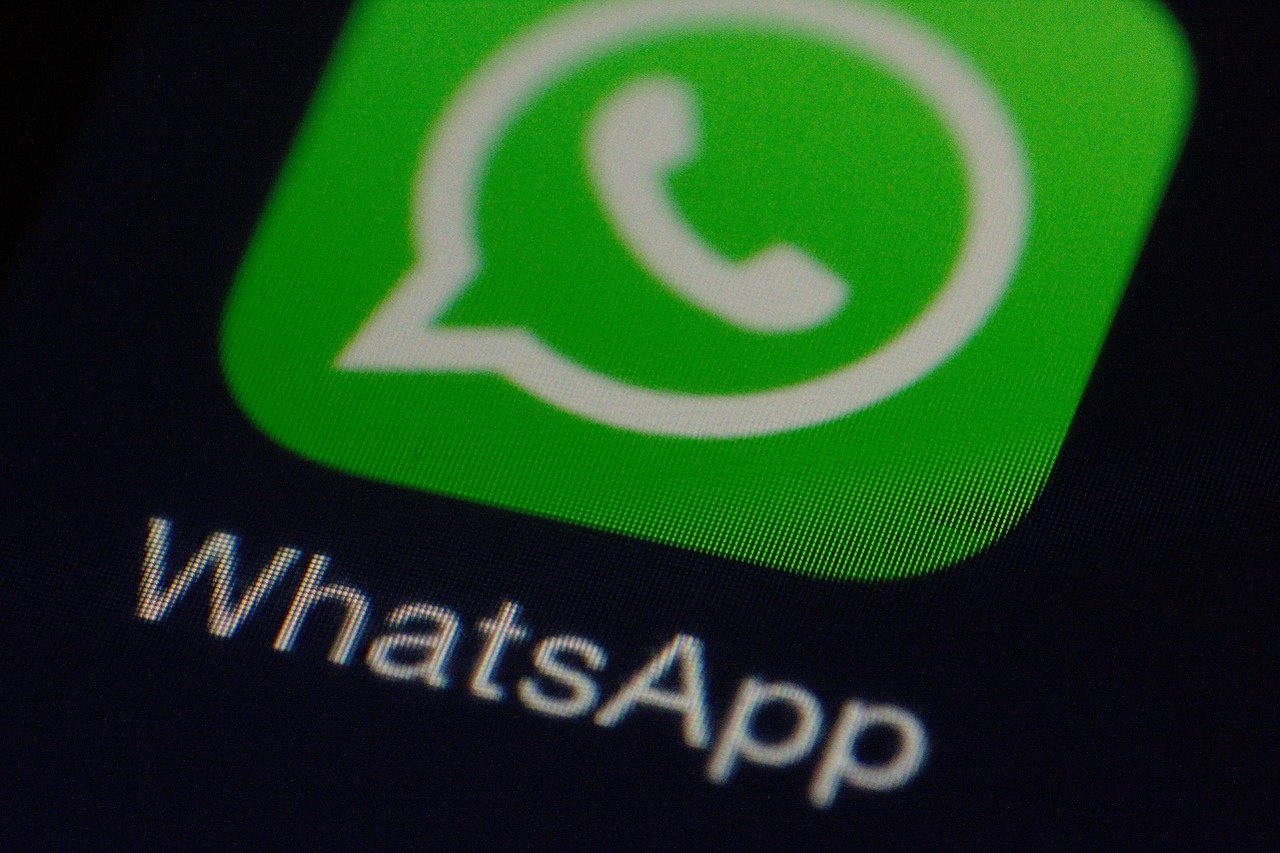 WhatsApp Growth Slumps As Rivals Signal, Telegram Rise