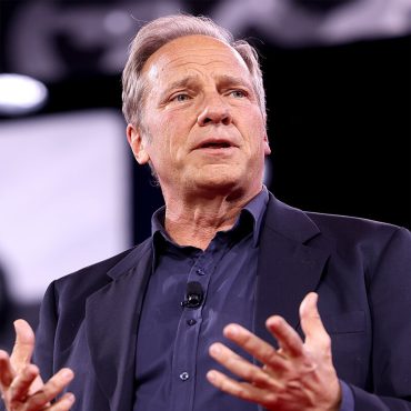 PREVIEW MCS #2157: Mike Rowe Talks Harvard