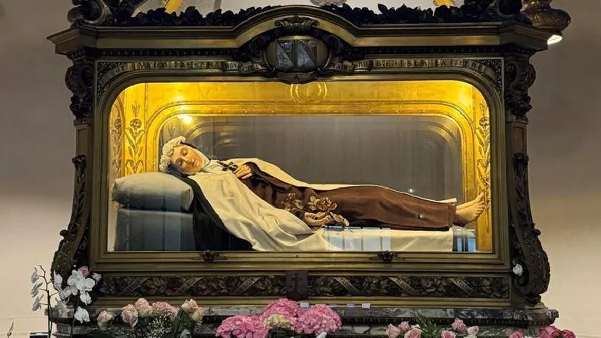 Saint Of The Day – October 3rd “The Little Flower” Saint Therese Of Lisieux